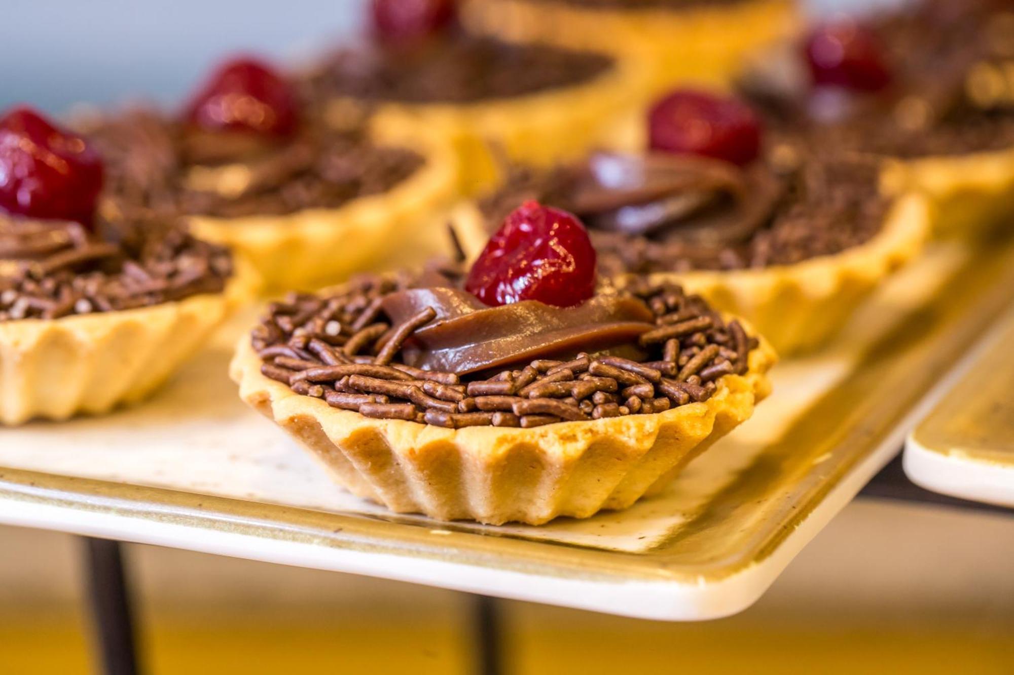 Blue Tree Thermas De Lins Resort Luaran gambar Chocolate tart