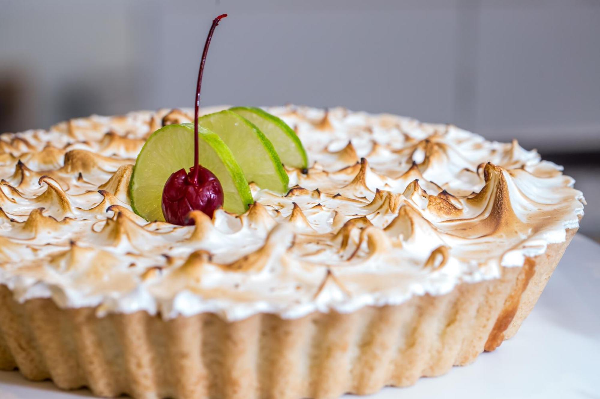 Blue Tree Thermas De Lins Resort Luaran gambar Key lime pie